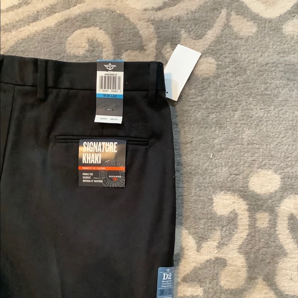 Dockers Signature Khaki Pants - Picture 5 of 6